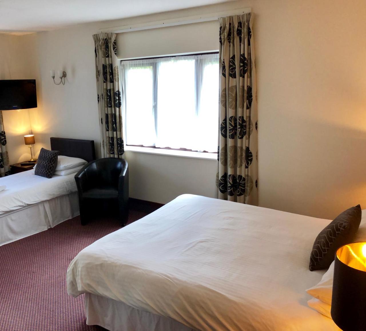 Best Western Compass Inn Tormarton Eksteriør bilde